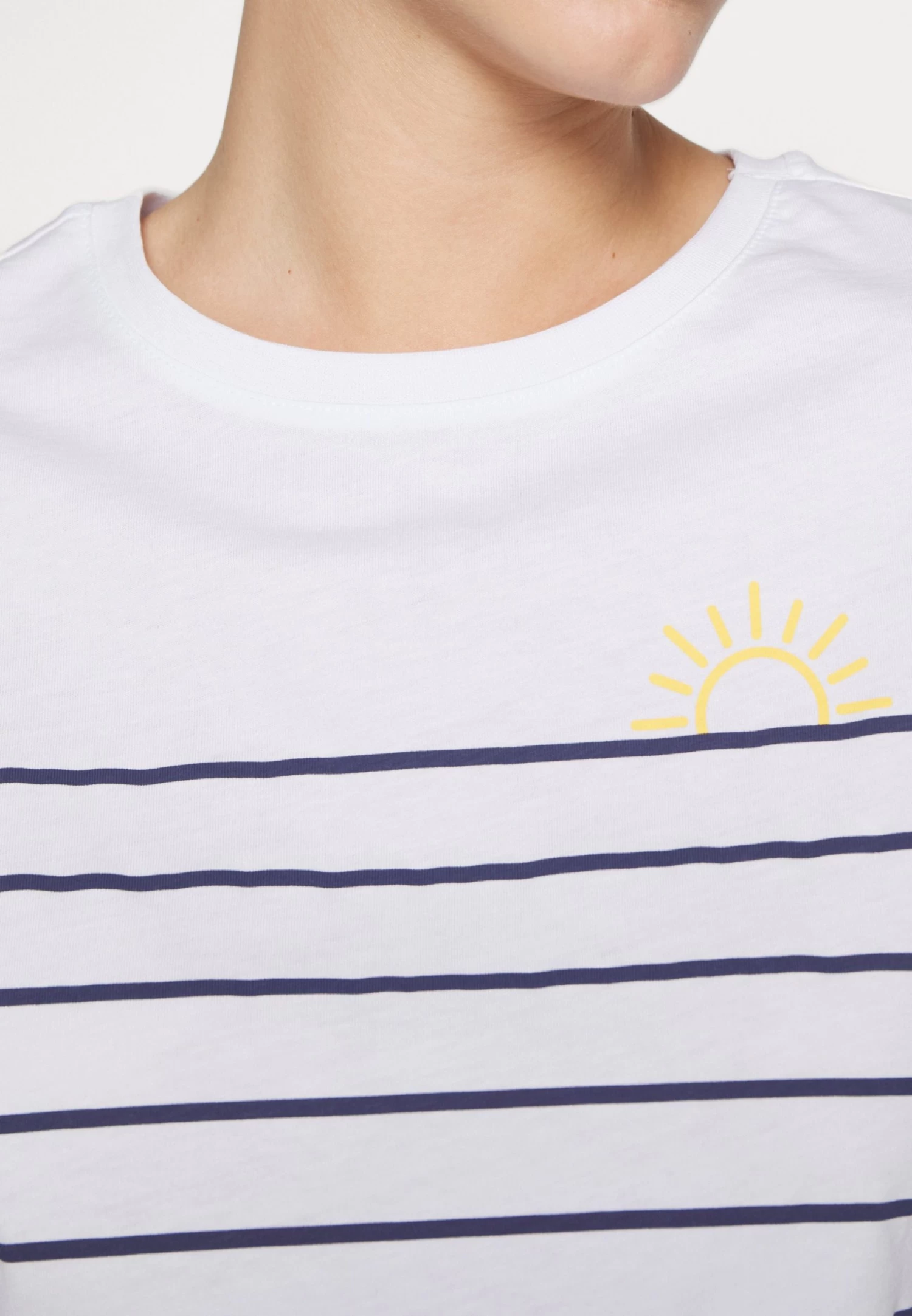 Anna Field Mandala - Camiseta Estampada - White 9 Anna Field Mandala - Camiseta Estampada - White - Imagen 7