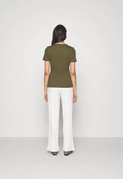 Anna Field Camiseta Básica - Khaki 11 Anna Field Camiseta Básica - Khaki -Anna Field 1a65c5a845e7439083f404f4f977e57f