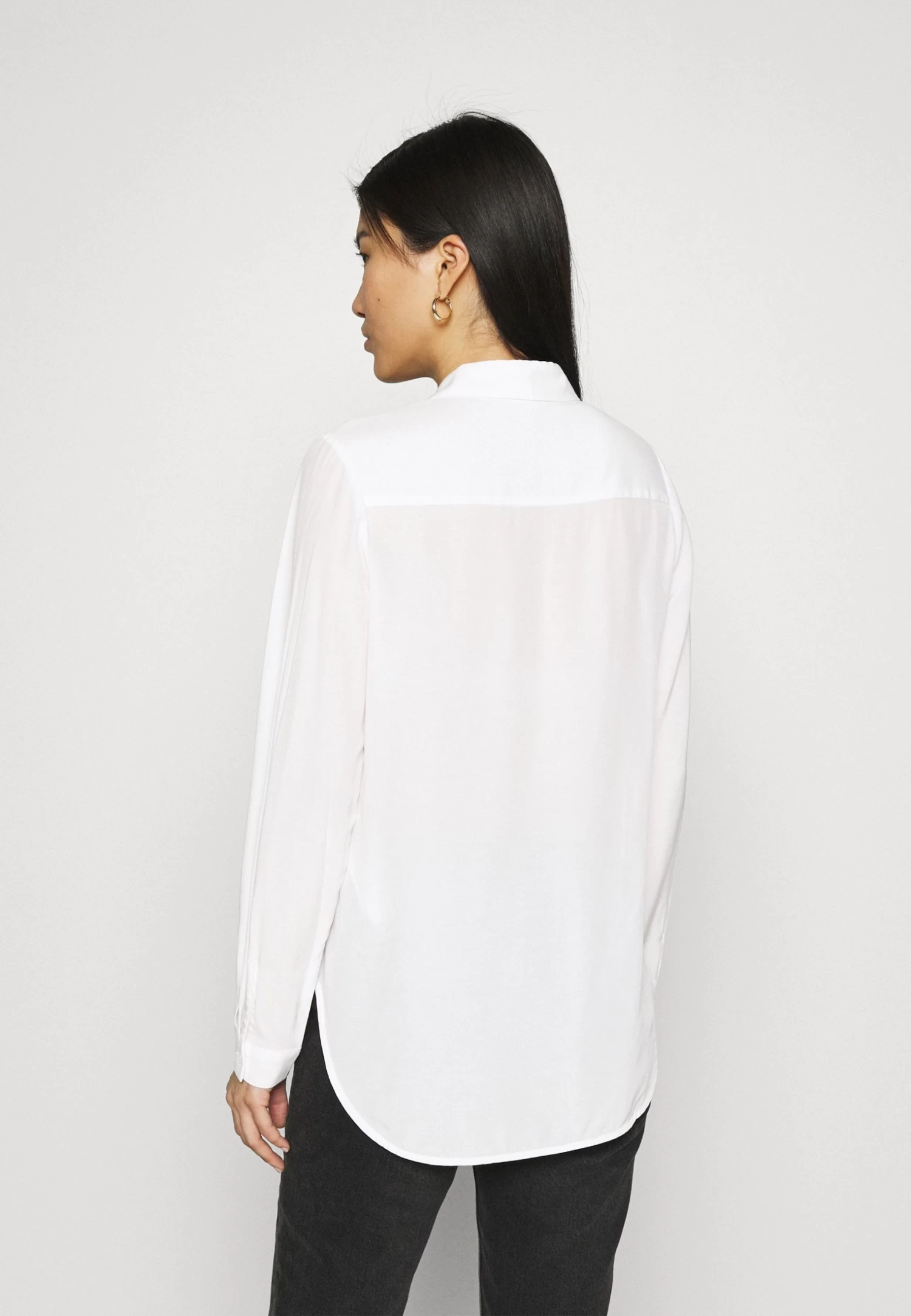 Anna Field Basic Blouse With Front Pockets - Camisa - Offwhite 5 Anna Field Basic Blouse With Front Pockets - Camisa - Offwhite - Imagen 3