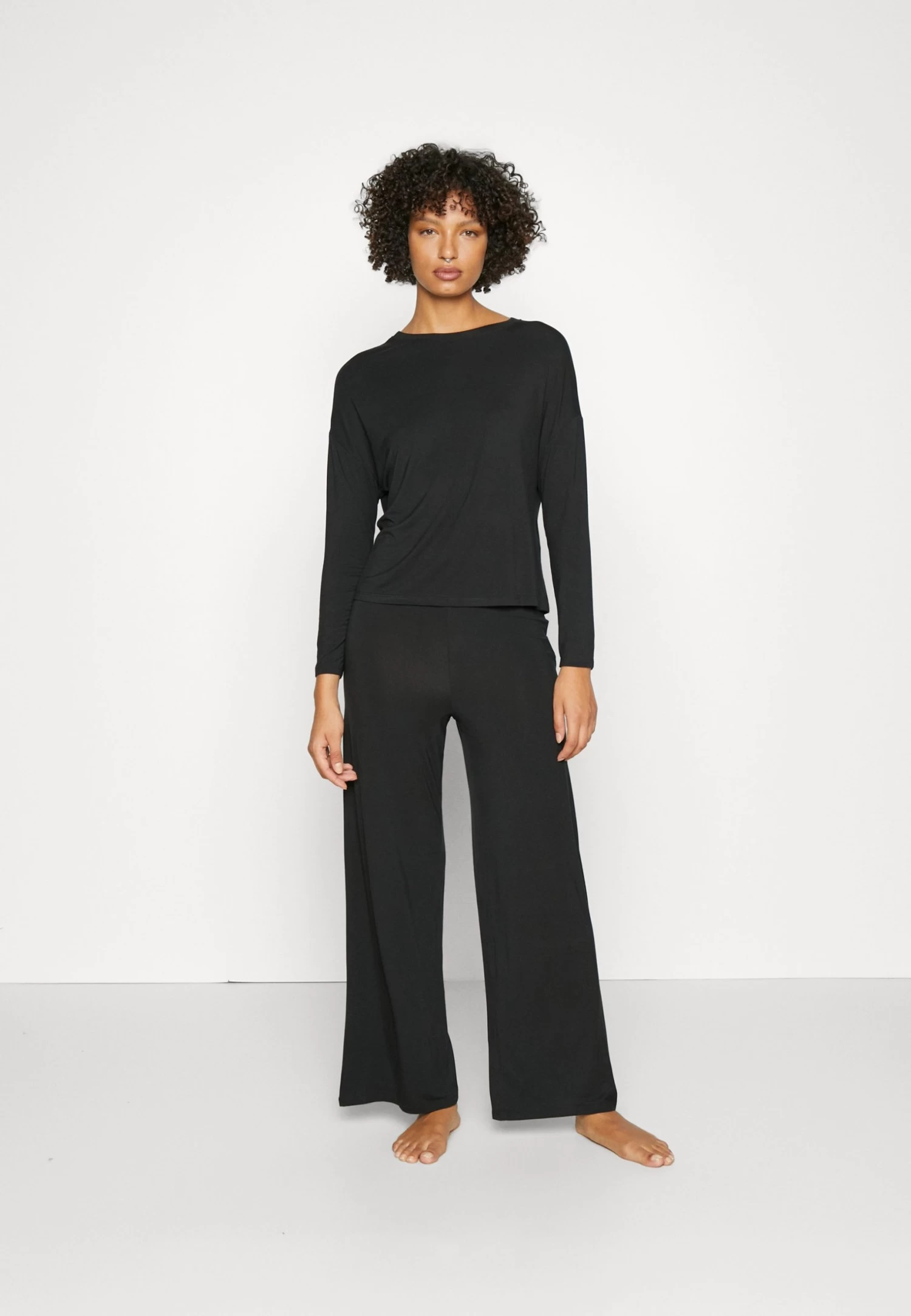 Anna Field Wide Leg - Pijama - Black 4 Anna Field Wide Leg - Pijama - Black - Imagen 2