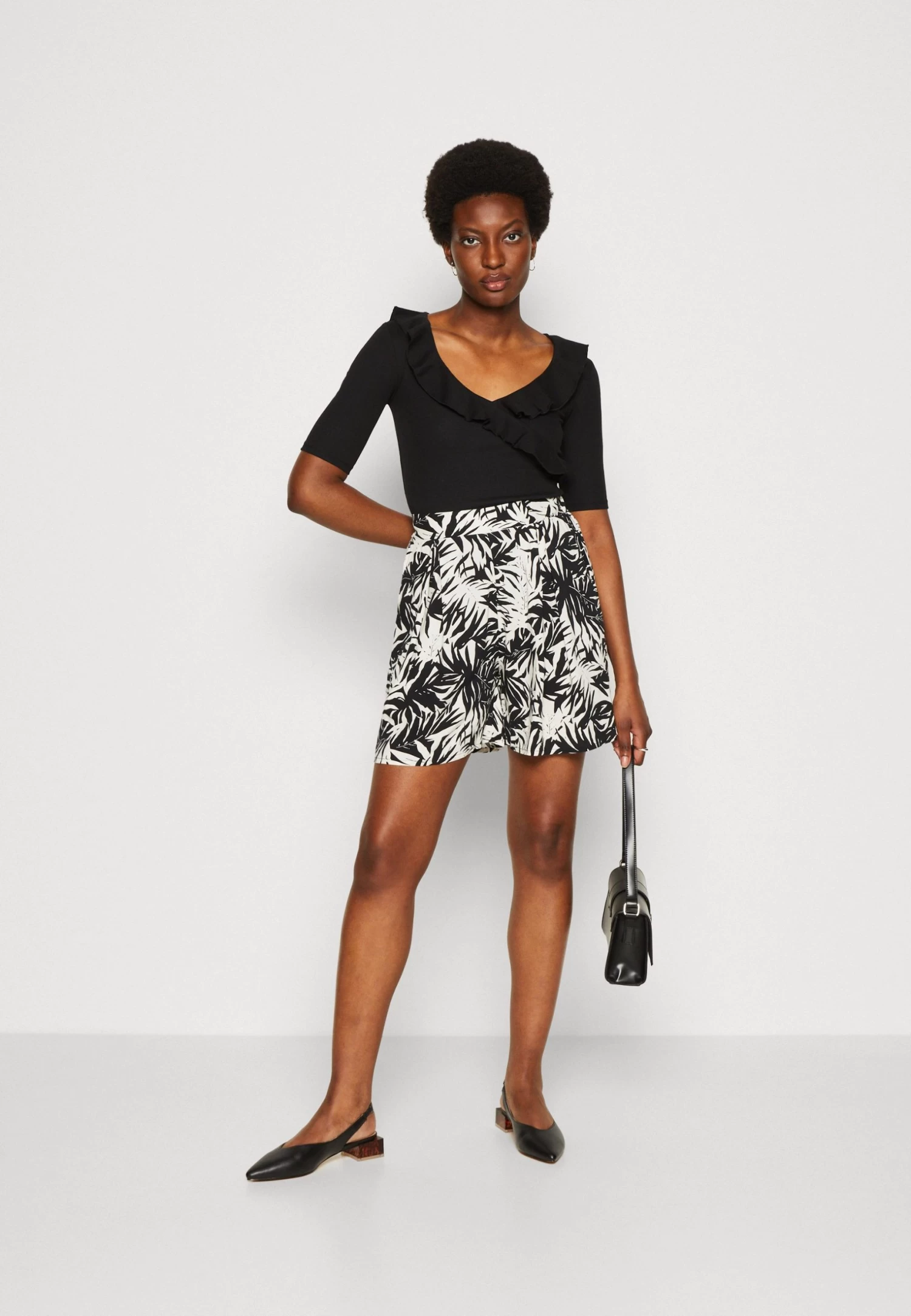 Anna Field Shorts - Black/Off-White 4 Anna Field Shorts - Black/Off-White - Imagen 2