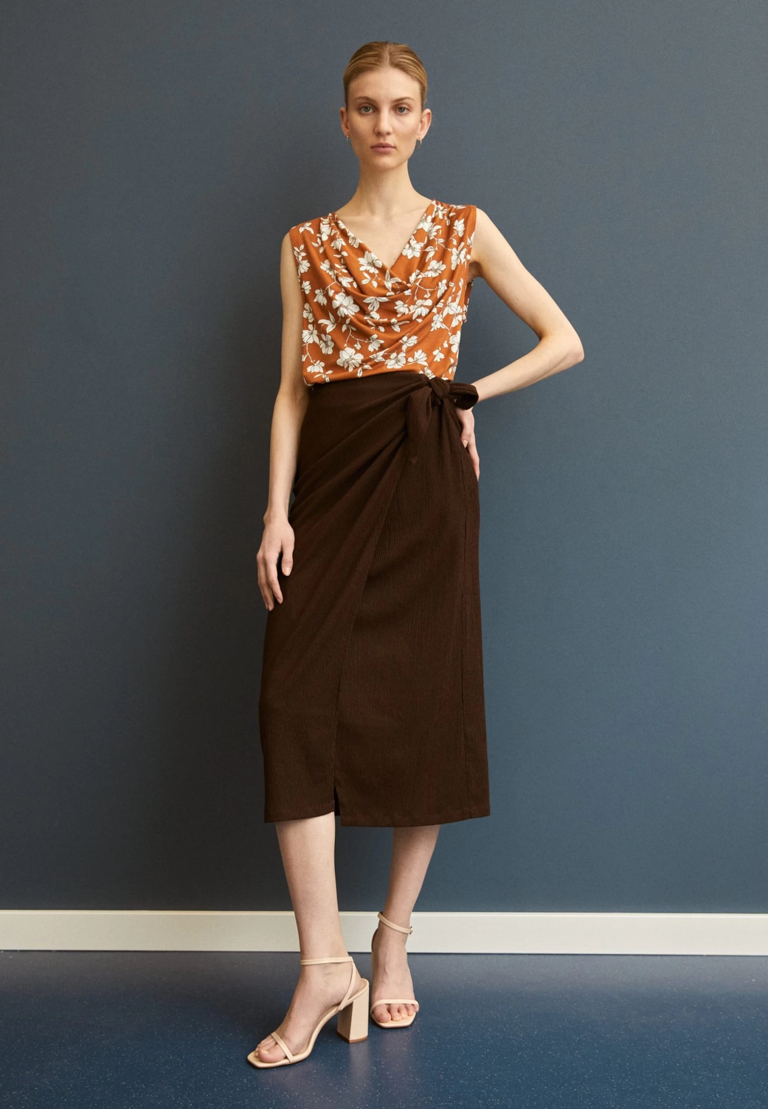 Anna Field Falda Acampanada - Brown 4 Anna Field Falda Acampanada - Brown - Imagen 2