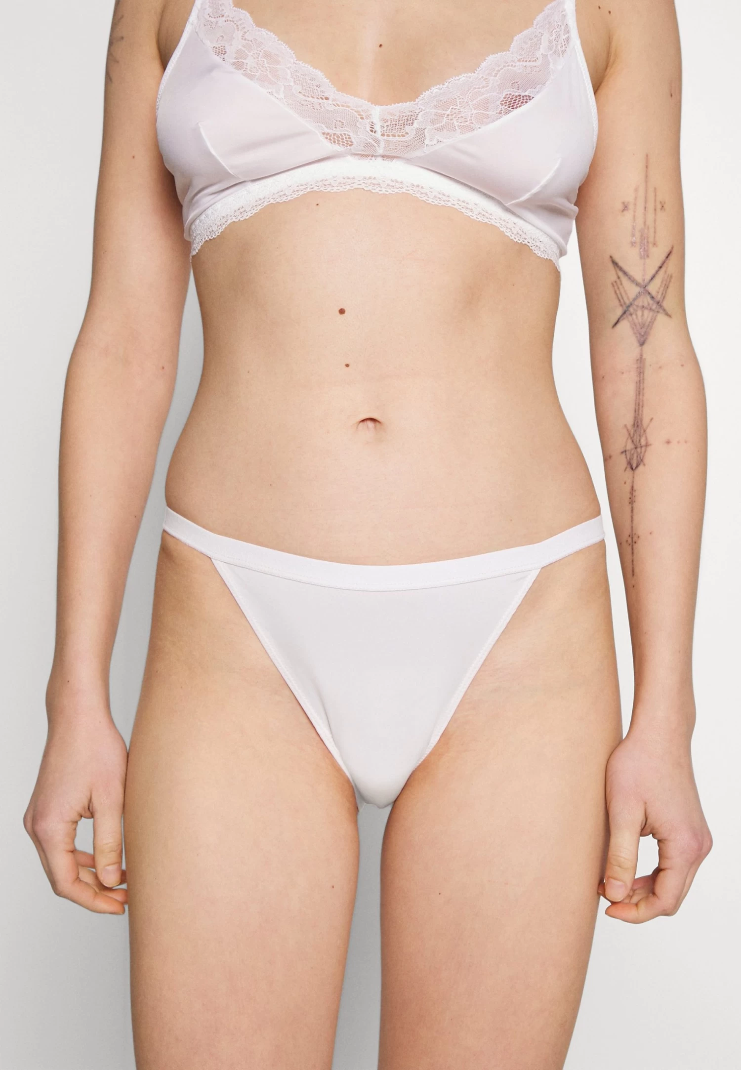 Anna Field 5 Pack - Braguitas - White/Dark Blue/Nude 4 Anna Field 5 Pack - Braguitas - White/Dark Blue/Nude - Imagen 2