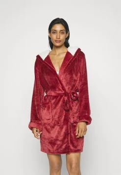 Anna Field Albornoz - Dark Red