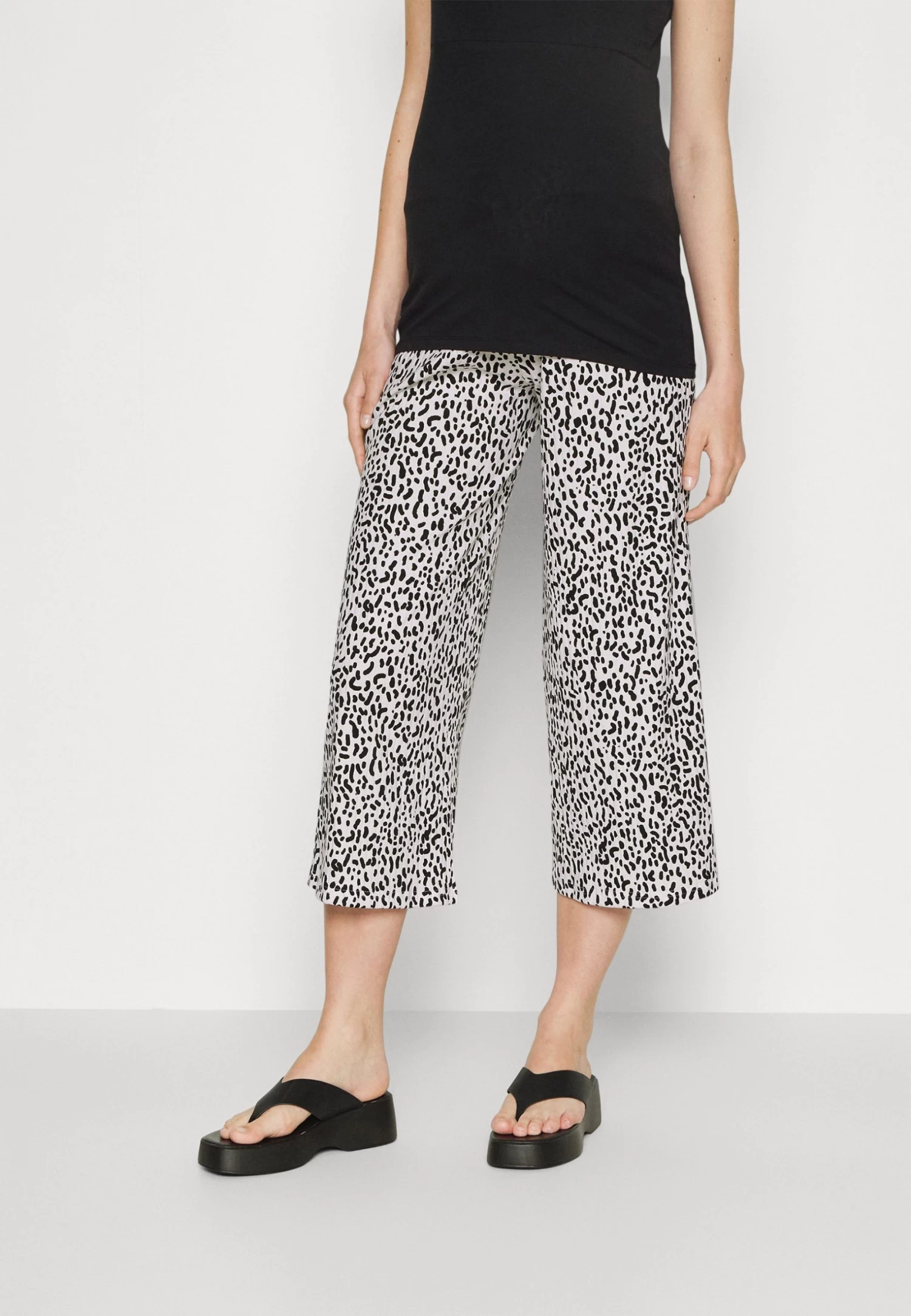 Pantalones - Off-White/Black 3 Pantalones - Off-White/Black