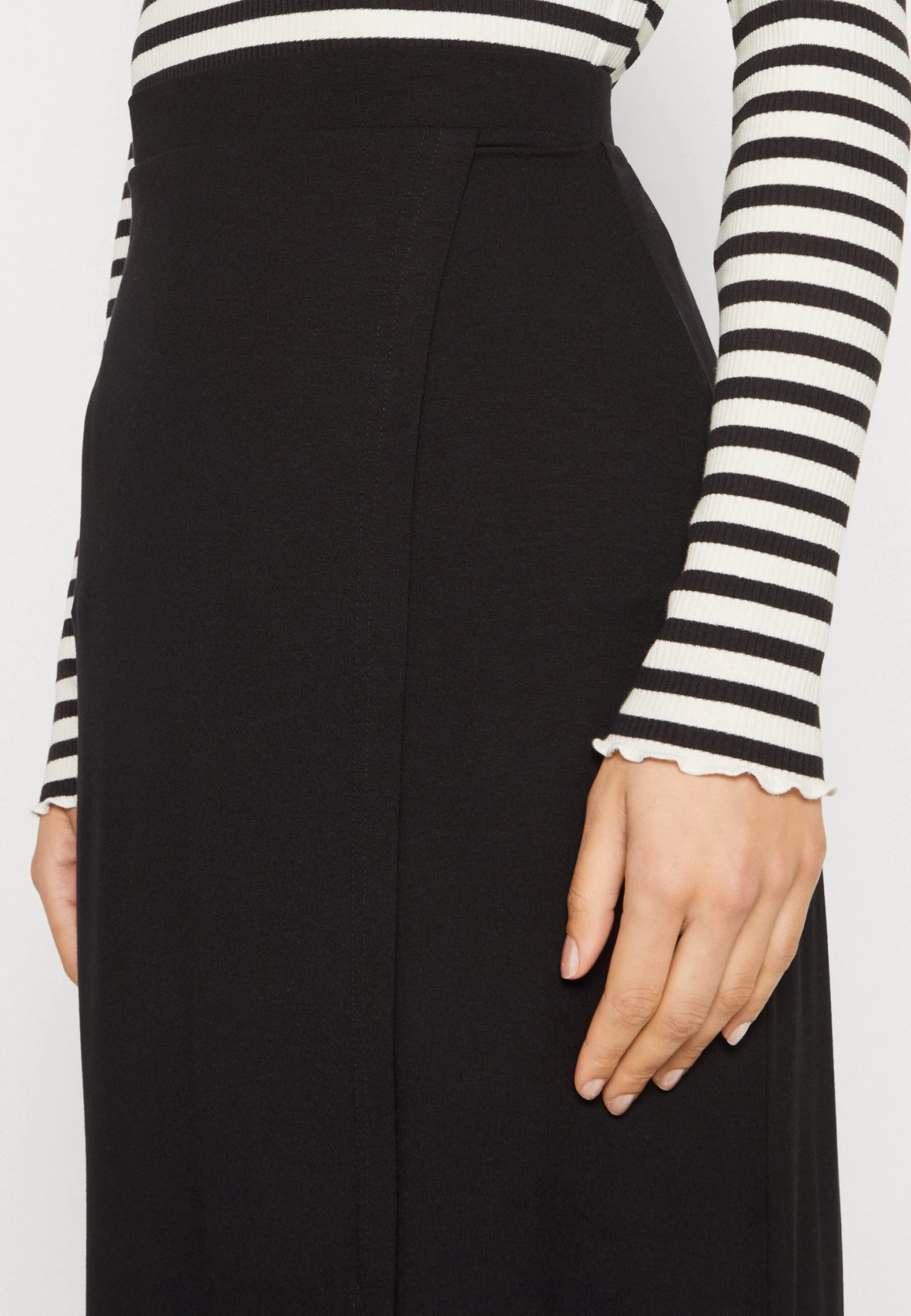 Anna Field Falda Cruzada - Black 6 Anna Field Falda Cruzada - Black - Imagen 4