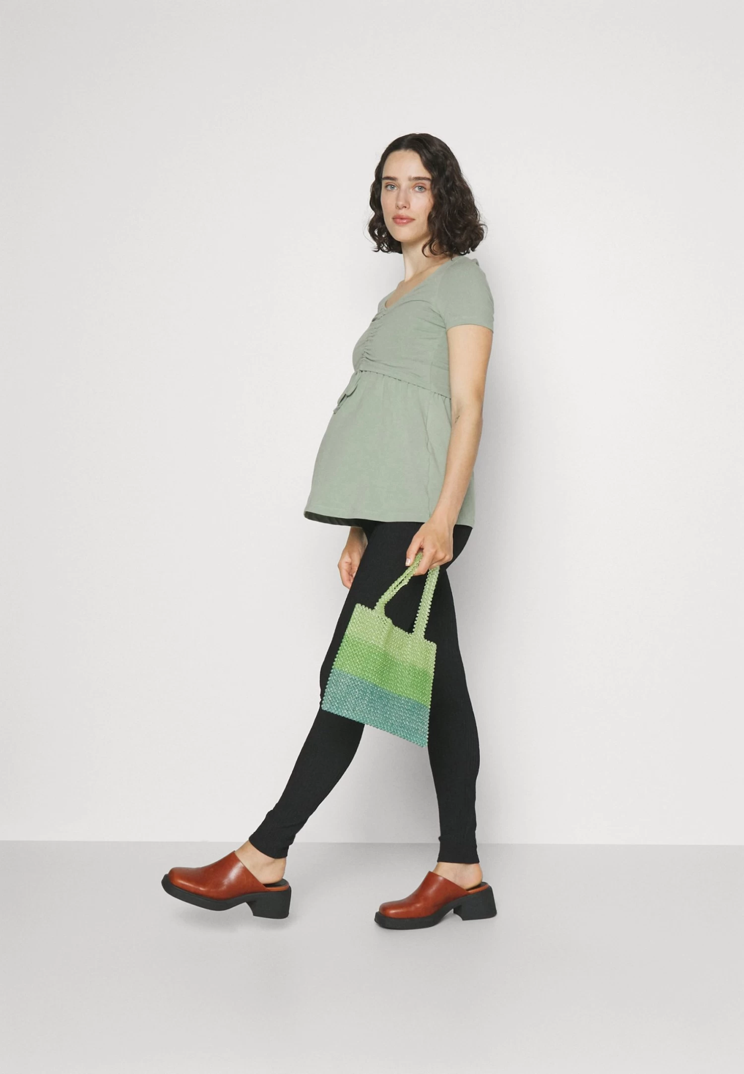 Camiseta Básica - Light Green 4 Camiseta Básica - Light Green - Imagen 2