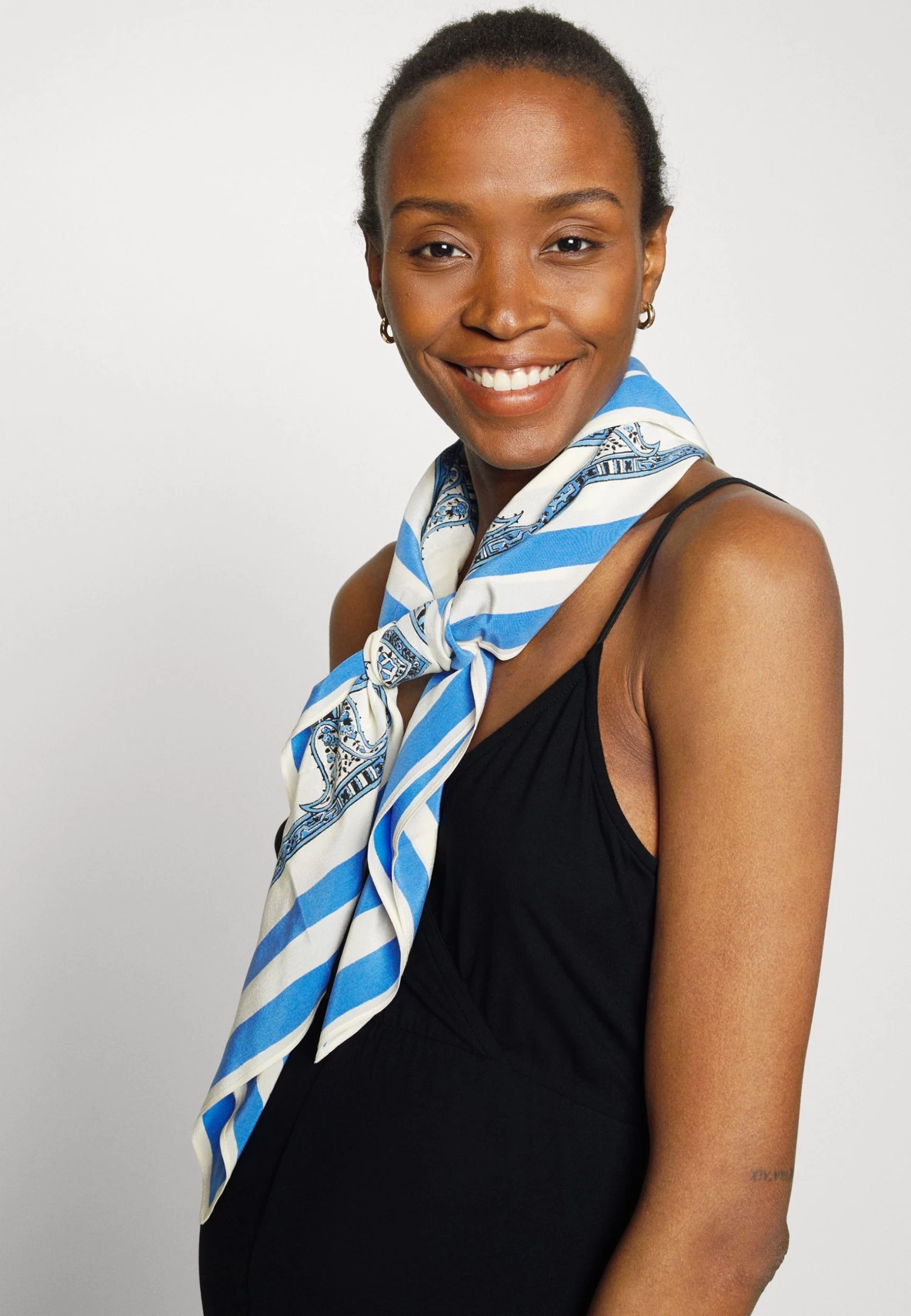 Strappy Drappy Cintered- Mono - Black 6 Strappy Drappy Cintered- Mono - Black - Imagen 4