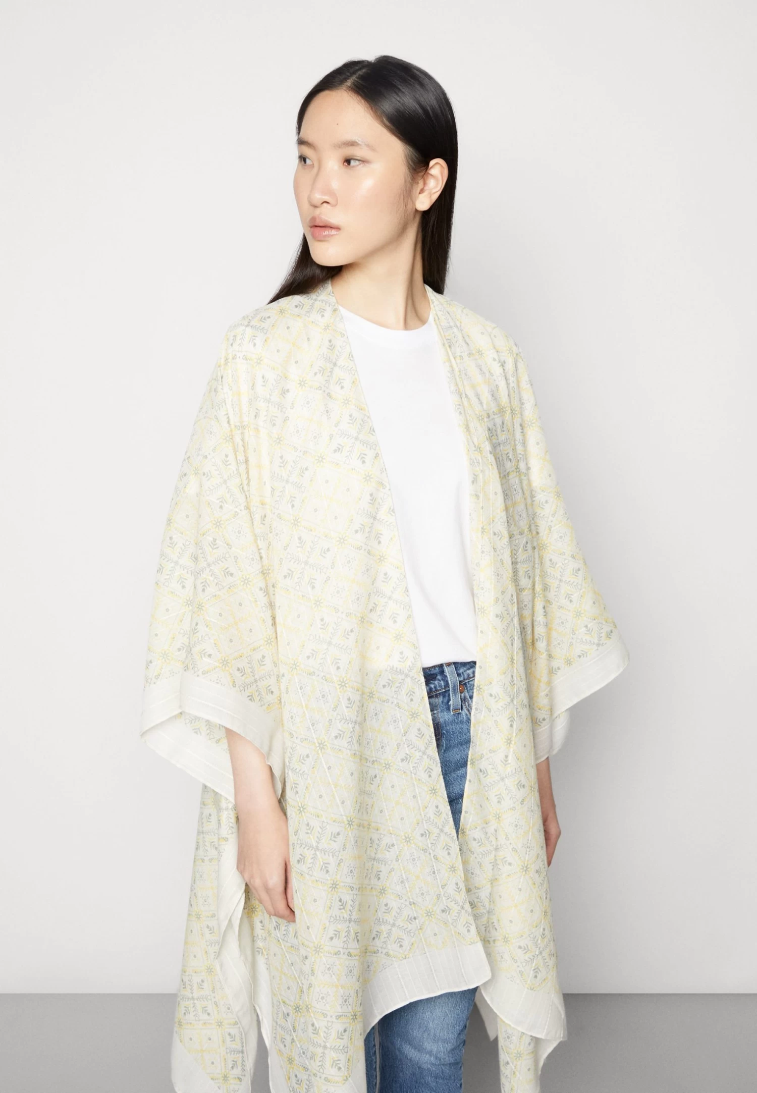 Anna Field Poncho - Yellow 6 Anna Field Poncho - Yellow - Imagen 4