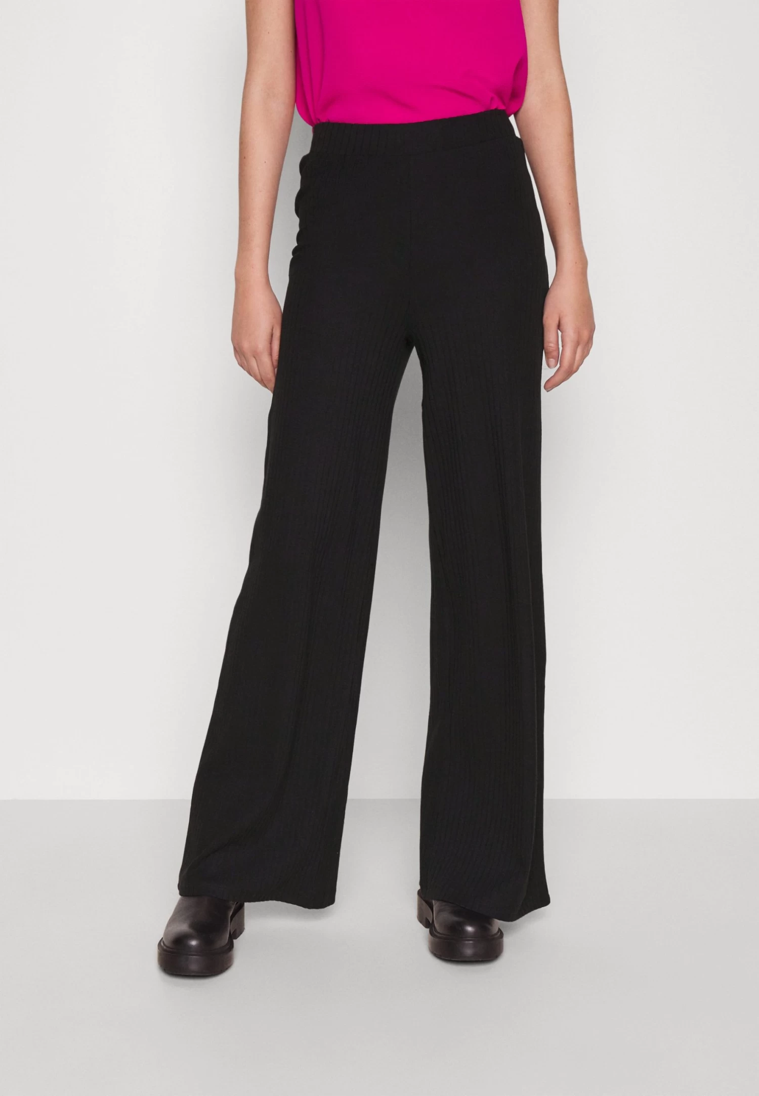 Pantalones - Black 3 Pantalones - Black
