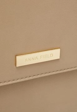 Anna Field Funda Para Portátil - Tan -Anna Field a565054d8e2d4f83b963eb734abf3e06
