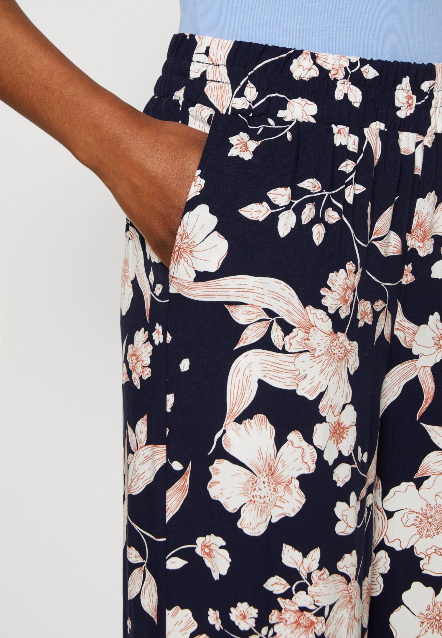 Anna Field Pantalones - Black/Off White/Multi Coloured 6 Anna Field Pantalones - Black/Off White/Multi Coloured - Imagen 4