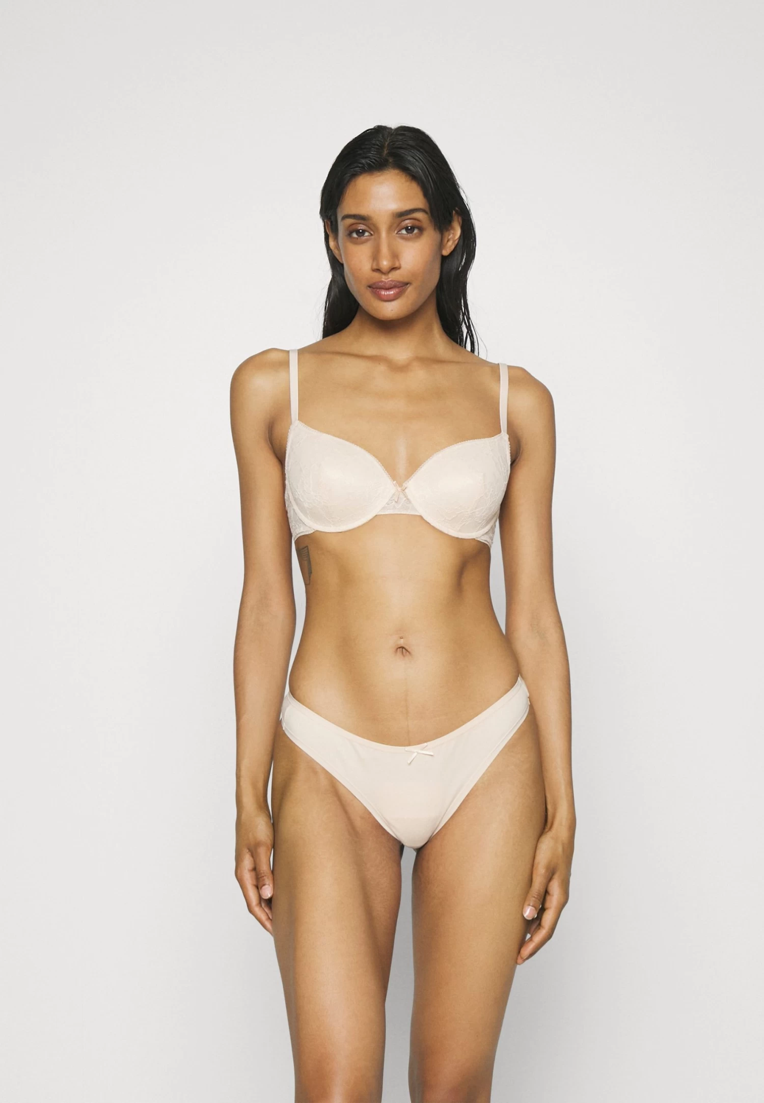 Anna Field 2 Pack - Sujetador Con Aros - Black/Nude 4 Anna Field 2 Pack - Sujetador Con Aros - Black/Nude - Imagen 2