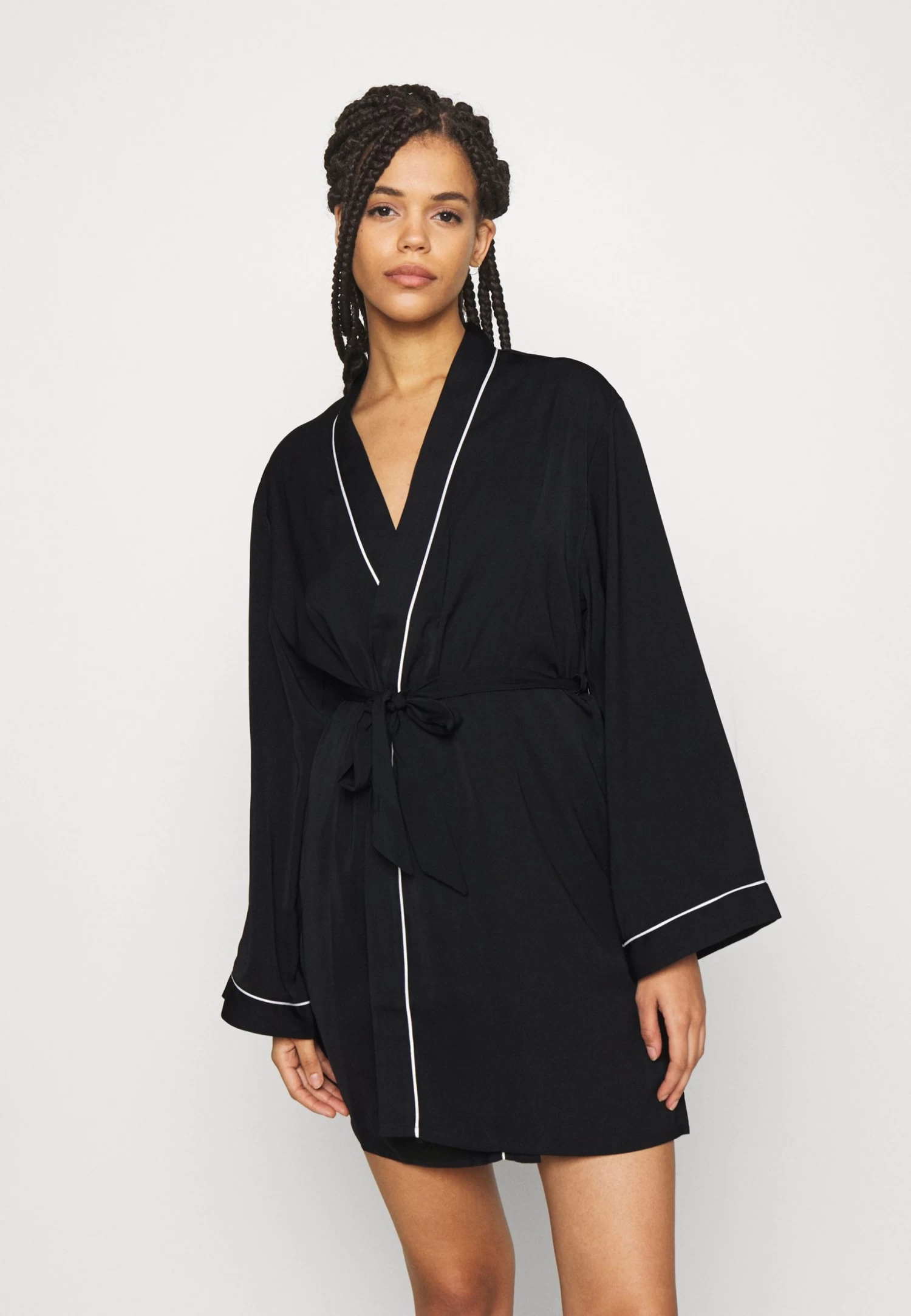 Anna Field Amanda Satin Dressing Gown - Albornoz - Black 3 Anna Field Amanda Satin Dressing Gown - Albornoz - Black