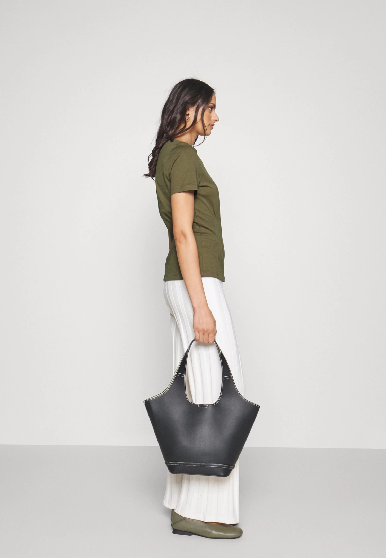 Anna Field Camiseta Básica - Khaki 7 Anna Field Camiseta Básica - Khaki - Imagen 5