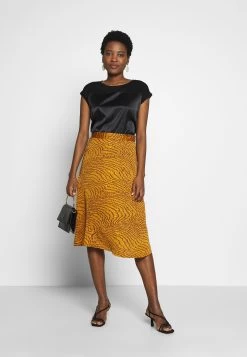 Anna Field Camiseta Estampada - Black 8 Anna Field Camiseta Estampada - Black -Anna Field c954fe20981c4dac914d4a67cb84ebb1