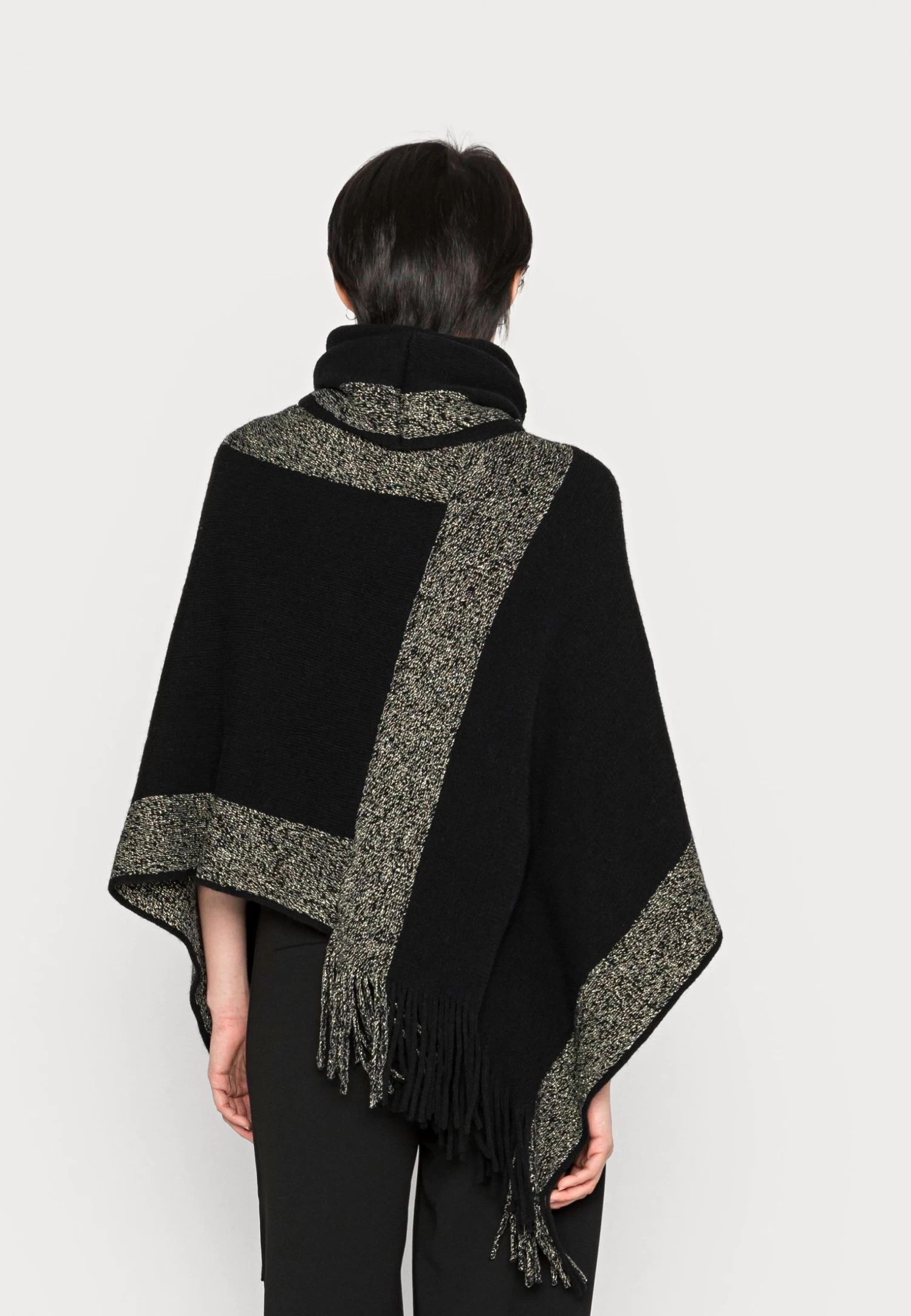 Anna Field Poncho - Black / Gold 5 Anna Field Poncho - Black / Gold - Imagen 3