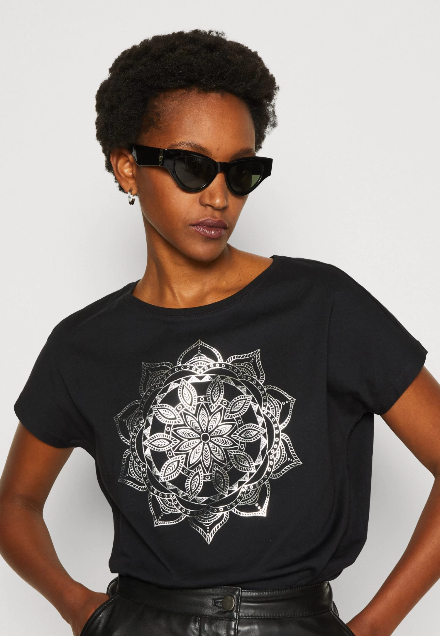 Anna Field Camiseta Estampada - Black 6 Anna Field Camiseta Estampada - Black - Imagen 4